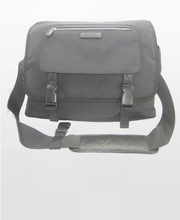 Занимается пошивом различных видов современных сумок, чемоданов,