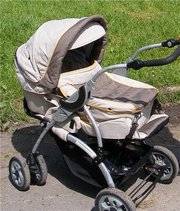 Детская коляска Чико 2х1